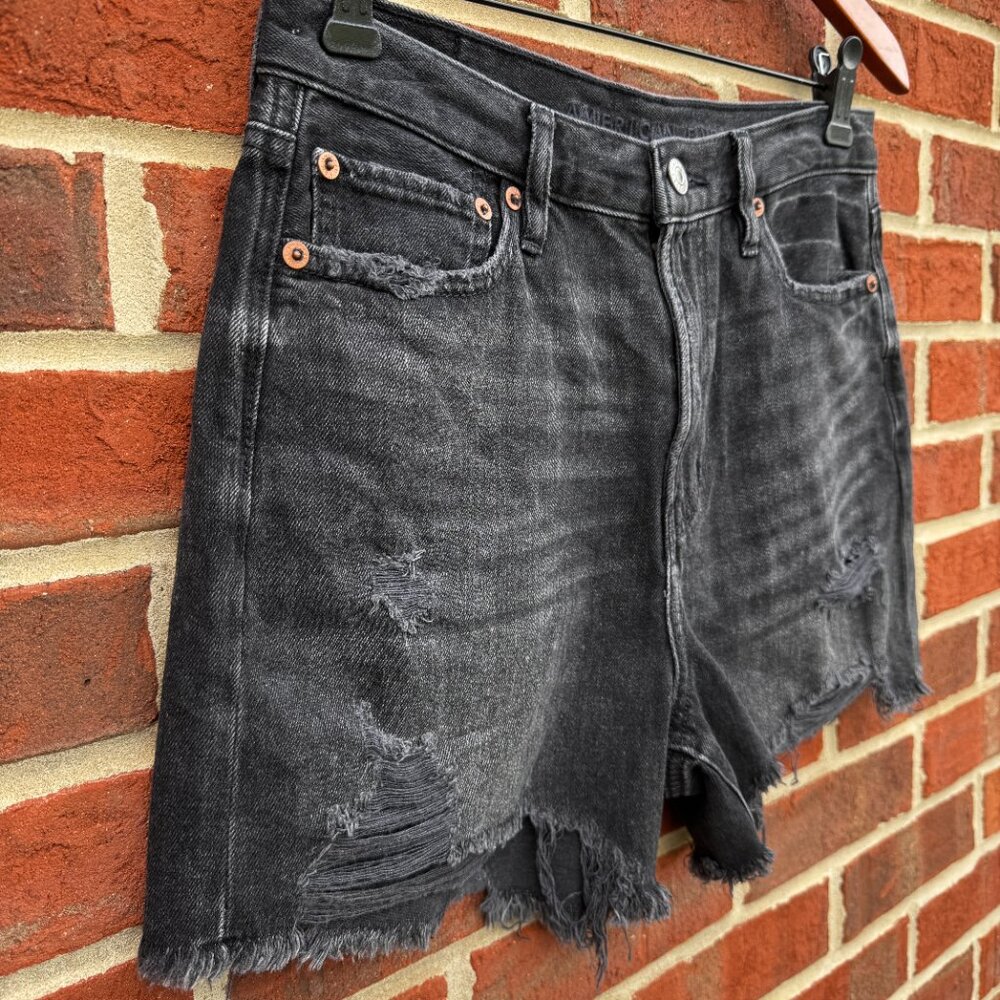 American Eagle 90s Boyfriend Short Size 4 Black Denim Distressed Festival - Picture 2 of 10